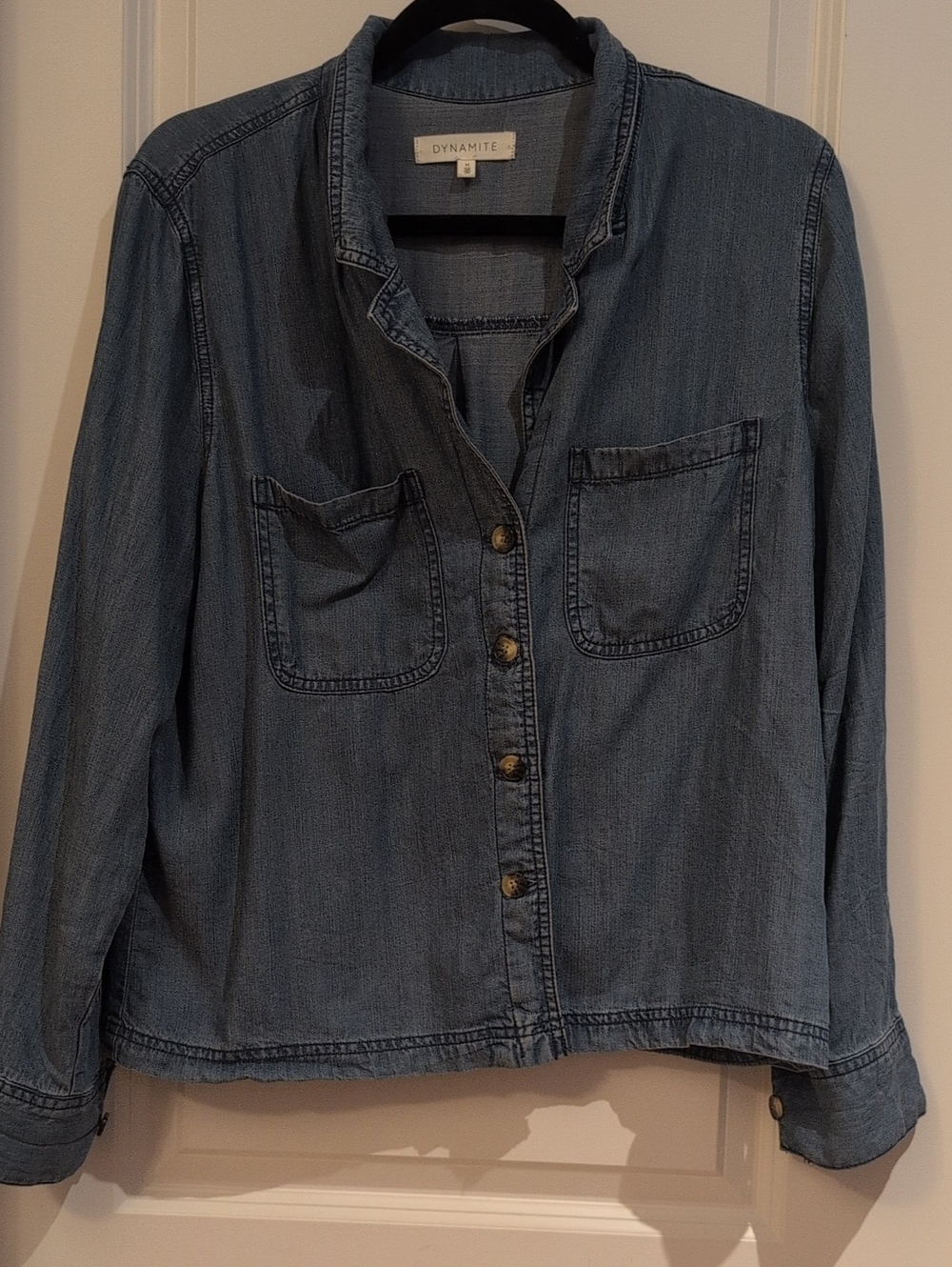 Dynamite Women's Medium Wash Denim Button-Front Shirt - Lightweight - M